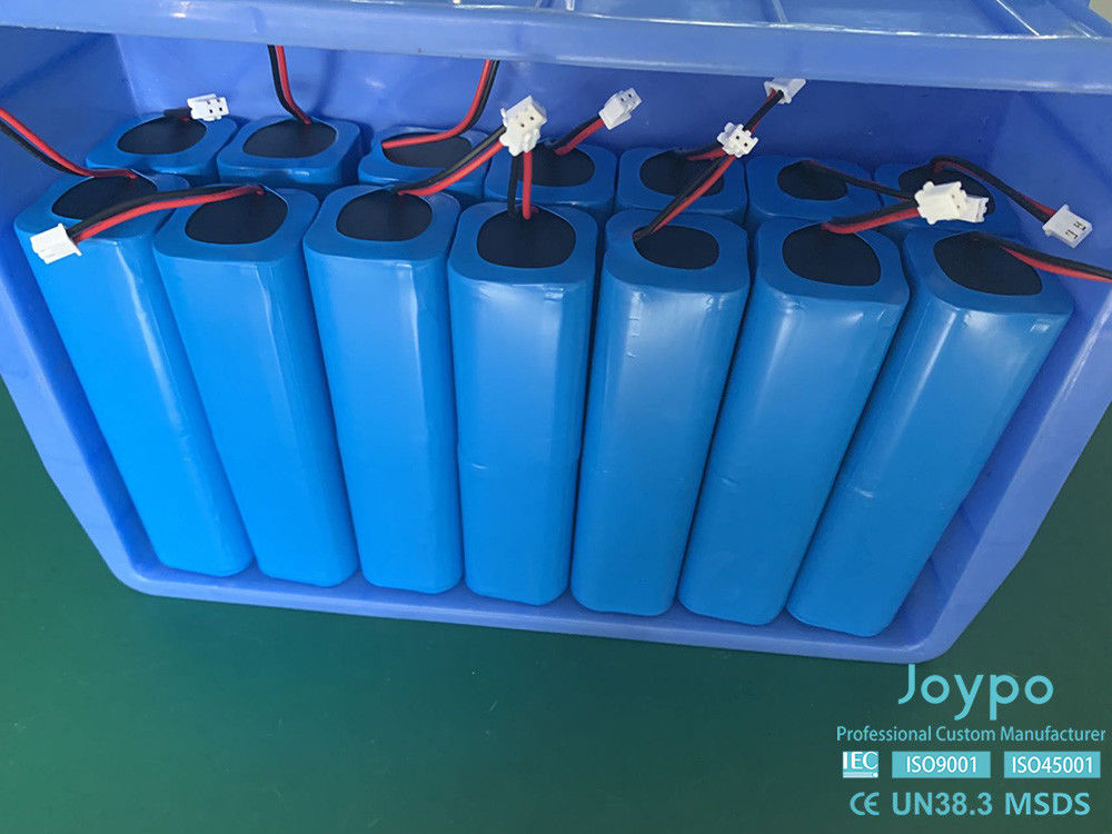 3.7V 18650 OEM batteria al litio 14.8V 5000mAh 4S2P per robot tosaerba