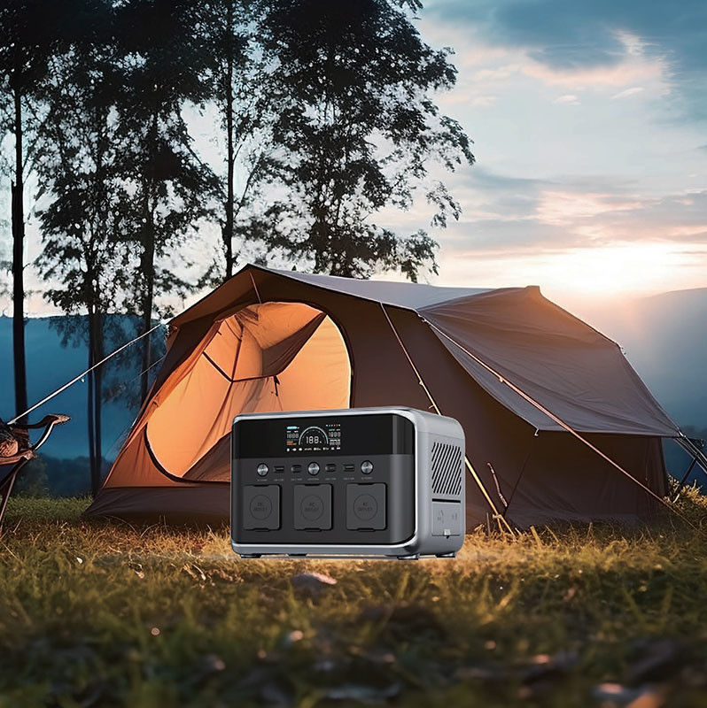 Centrale di energia solare portatile da 600 W Batteria LiFePO4 Generatore solare per campeggio
